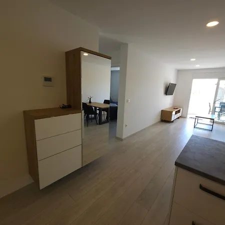 East Apartment *